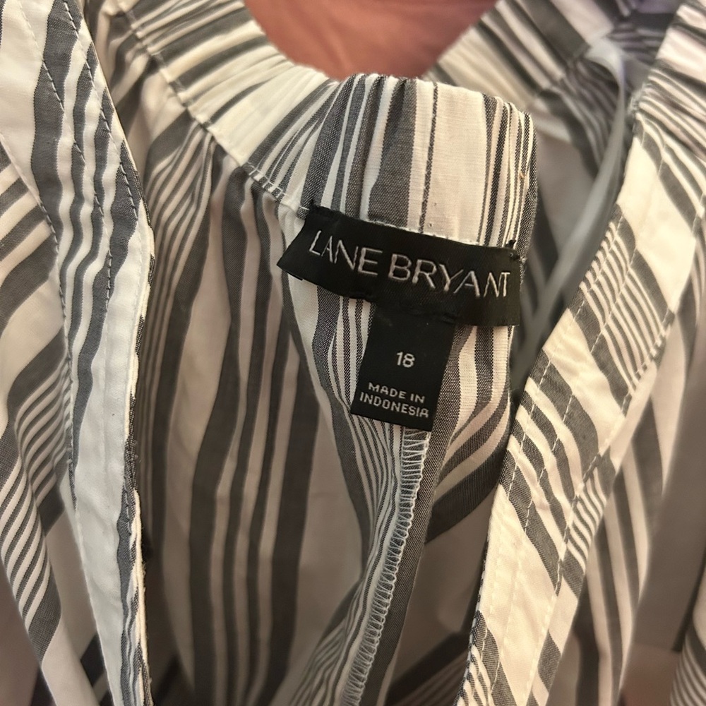 Lane Bryant Size 18 Blouse Gray White Striped Off the Shoulder Tie at Waist - Picture 13 of 13